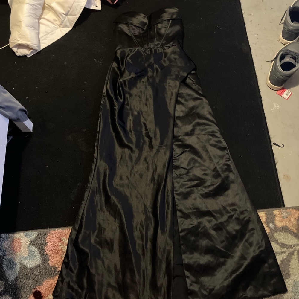 Elegant Black Strapless Gown